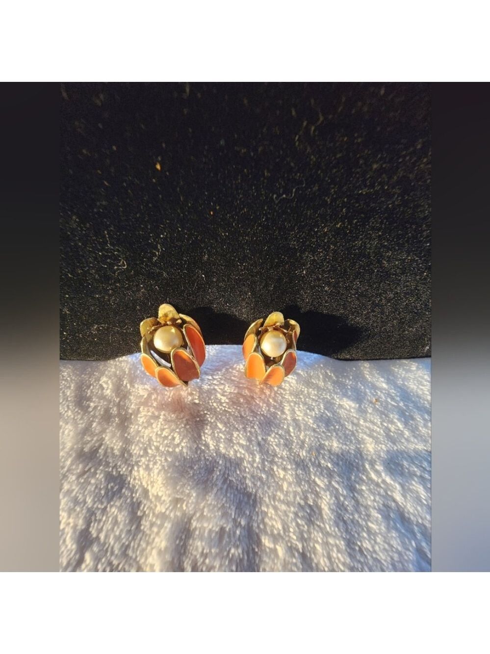 Vtg Coro Gold Tone Clip-On Earrings with Coral Enamel Petals & Faux Pearl Center